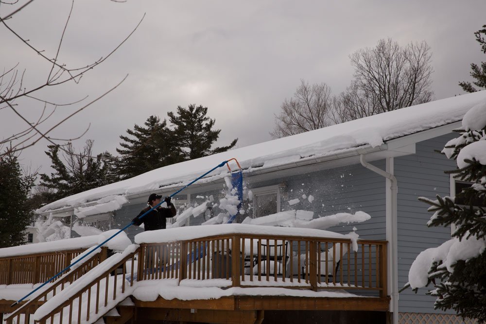 What Is The Best Roof Rake For Snow Removal? Garden Instrument